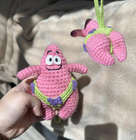 crocheted patrick star with a chain for hanging on rear view mirror