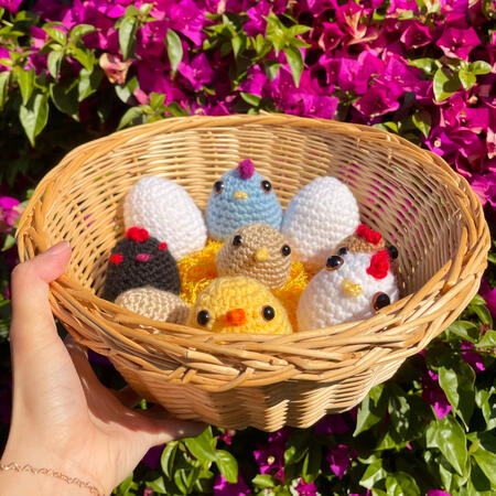 Tiny Chickens (pattern by Sweet Softies on YouTube; website found here)